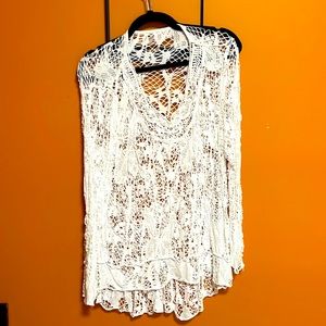 Lace long sleeve tunic top